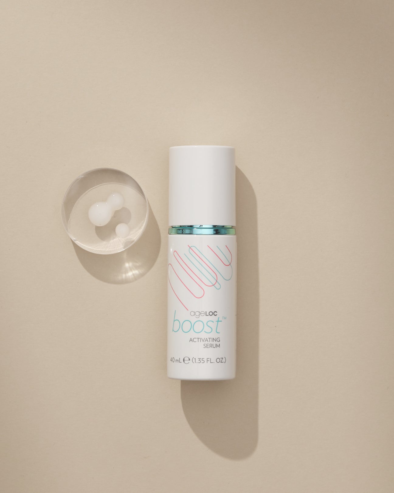 Nu Skin ageLOC Boost Activating Serum für strahlendere und intensiv mit Feuchtigkeit versorgte Haut.