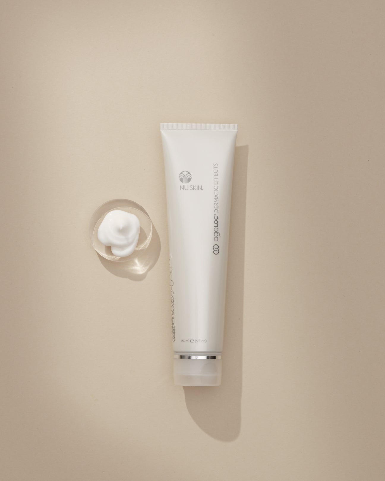 Nu Skin ageLOC Dermatic Effects Körperlotion für intensiv mit Feuchtigkeit versorgte und geschmeidige Haut.