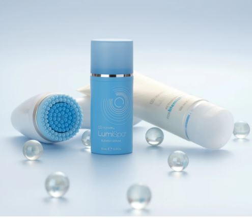 Complete skin care set against skin impurities: LumiSpa iO with LumiSpa Blemish Serum and soft attachment